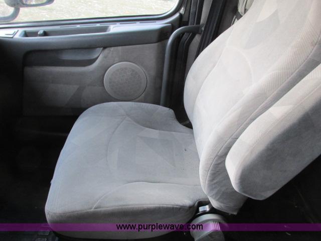 image for item G8917 2007 Volvo VNL 10th Anniversary Series 630 semi truck