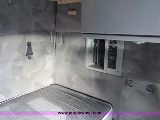 image for item G8917 2007 Volvo VNL 10th Anniversary Series 630 semi truck