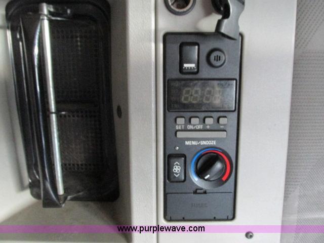 image for item G8917 2007 Volvo VNL 10th Anniversary Series 630 semi truck