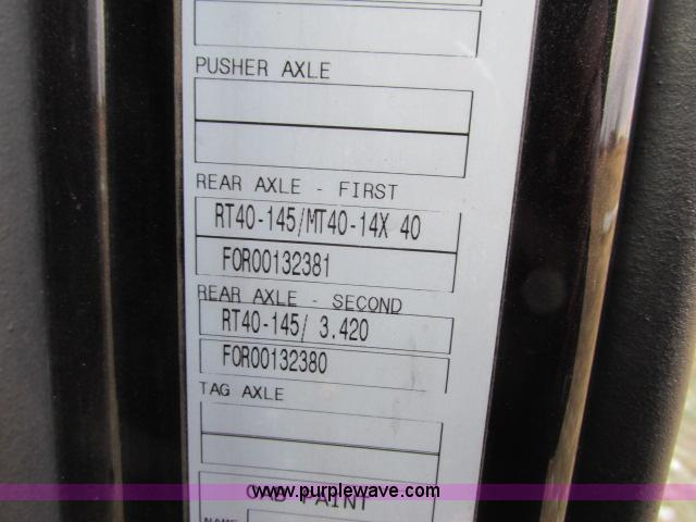 image for item G8917 2007 Volvo VNL 10th Anniversary Series 630 semi truck