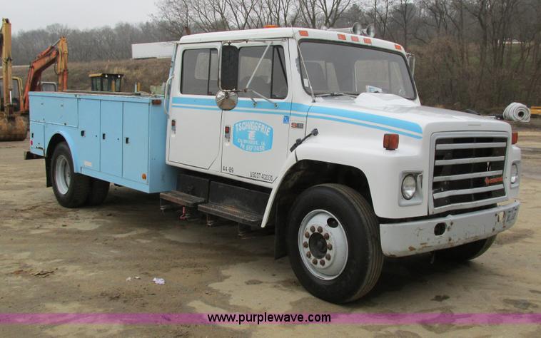 image for item I4211 1989 International 1754 utility truck