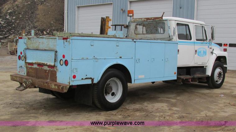 image for item I4211 1989 International 1754 utility truck