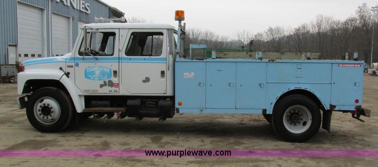 image for item I4211 1989 International 1754 utility truck