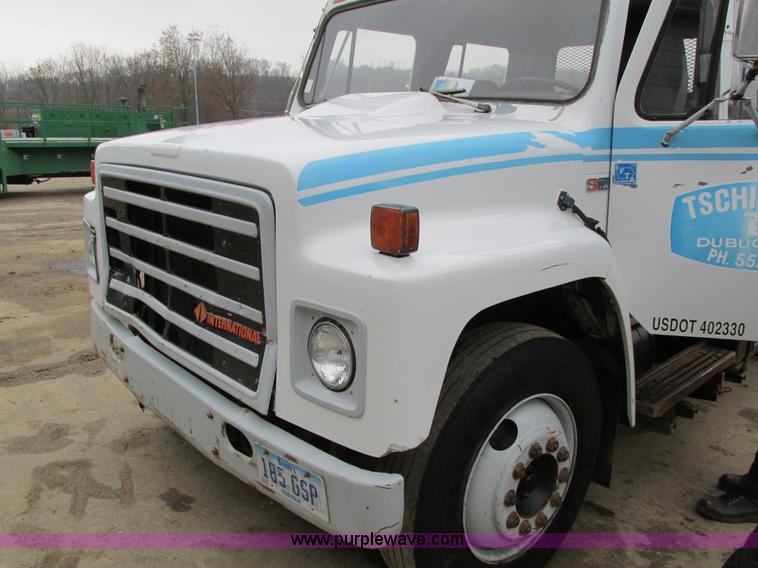 image for item I4211 1989 International 1754 utility truck
