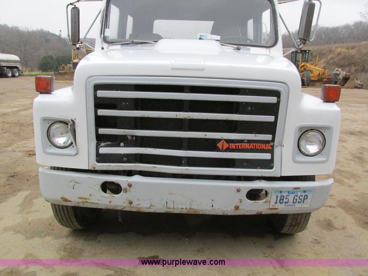 image for item I4211 1989 International 1754 utility truck