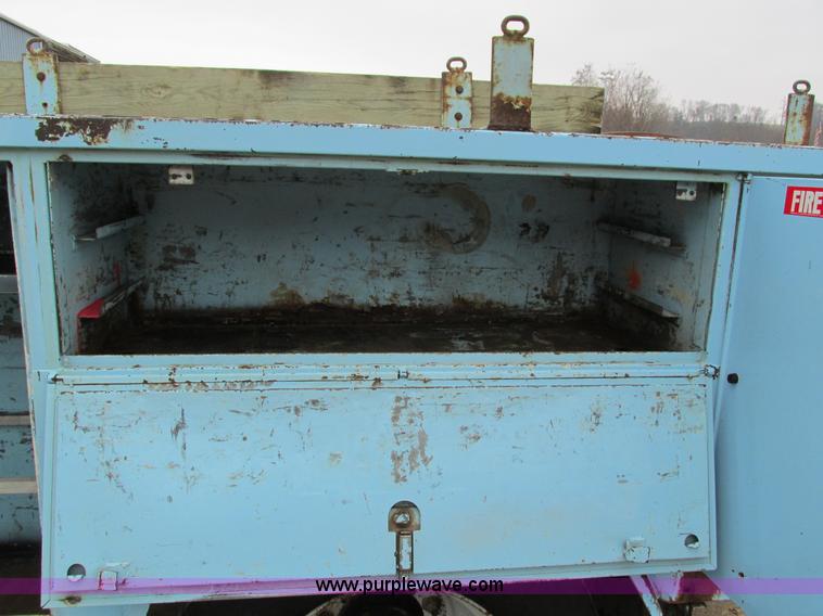 image for item I4211 1989 International 1754 utility truck