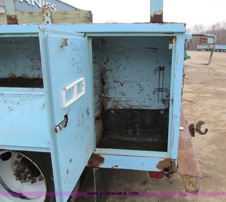 image for item I4211 1989 International 1754 utility truck