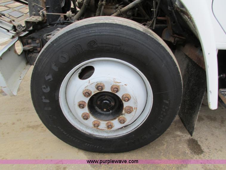 image for item I4211 1989 International 1754 utility truck