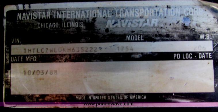 image for item I4211 1989 International 1754 utility truck