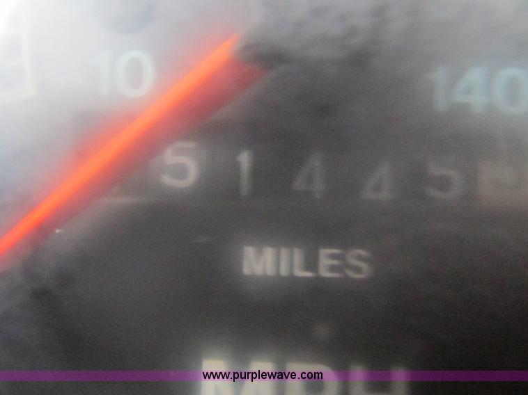 image for item I4211 1989 International 1754 utility truck