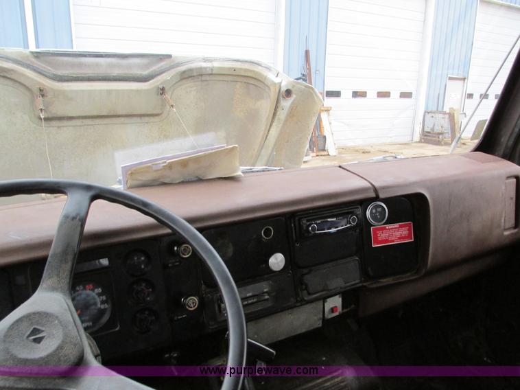 image for item I4211 1989 International 1754 utility truck