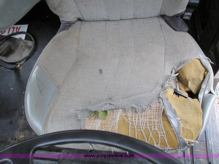 image for item I4211 1989 International 1754 utility truck