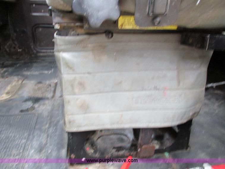 image for item I4211 1989 International 1754 utility truck