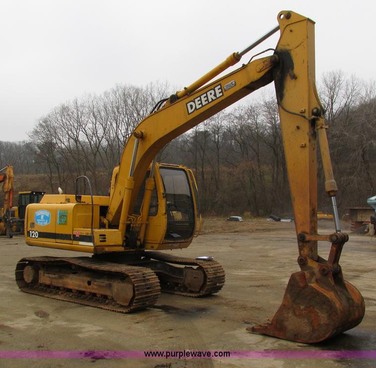 image for item I4212 1998 John Deere 120 excavator