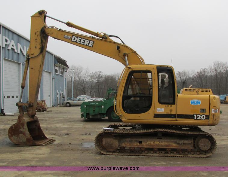 image for item I4212 1998 John Deere 120 excavator