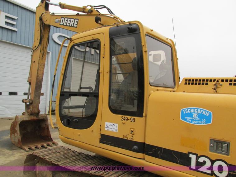 image for item I4212 1998 John Deere 120 excavator