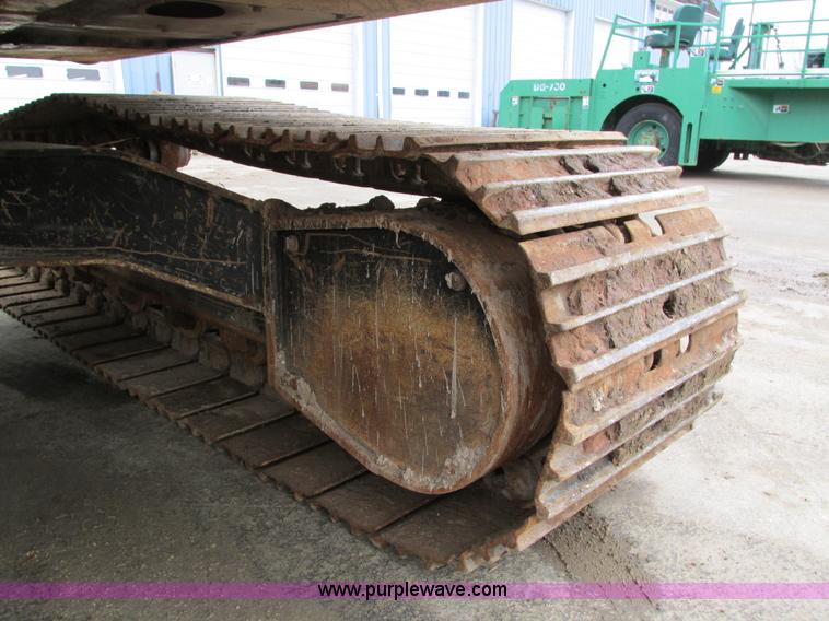 image for item I4212 1998 John Deere 120 excavator