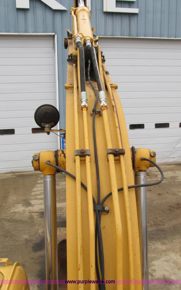 image for item I4212 1998 John Deere 120 excavator