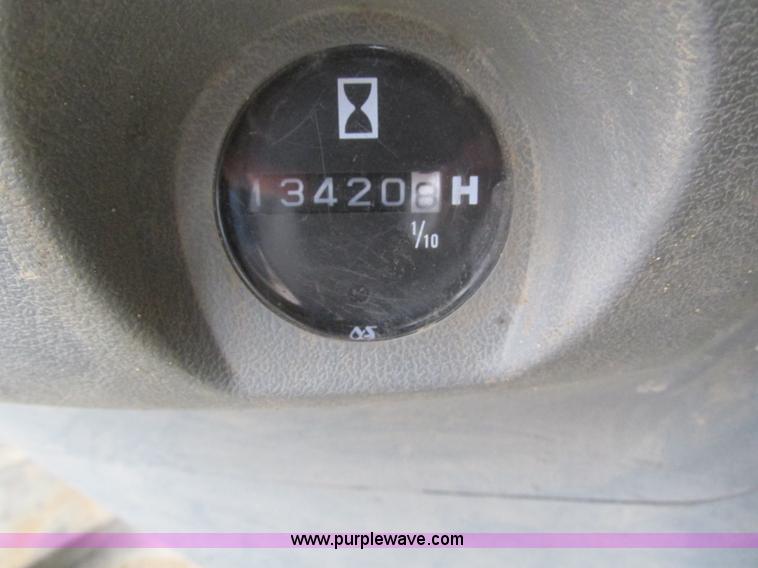 image for item I4212 1998 John Deere 120 excavator