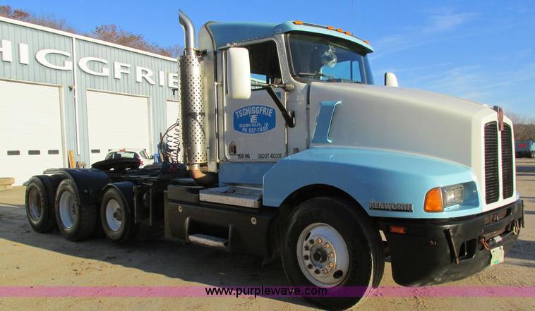 image for item I4214 1996 Kenworth T600 tri axle semi truck