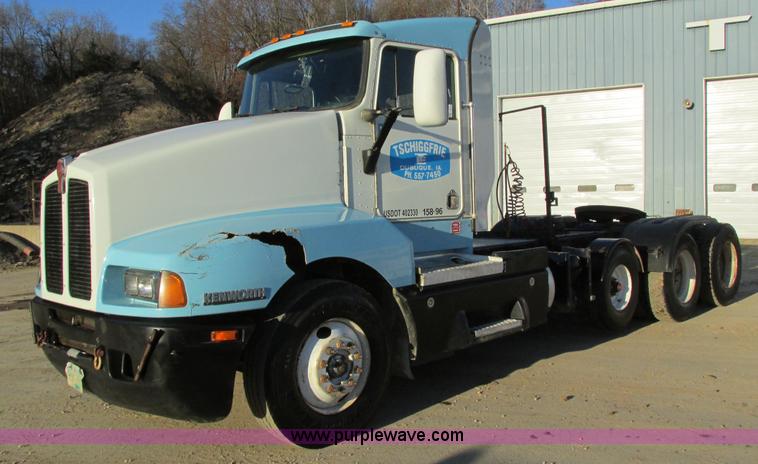 image for item I4214 1996 Kenworth T600 tri axle semi truck