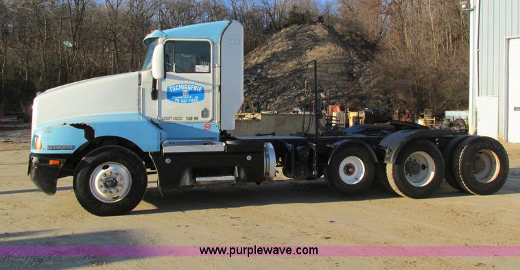 image for item I4214 1996 Kenworth T600 tri axle semi truck