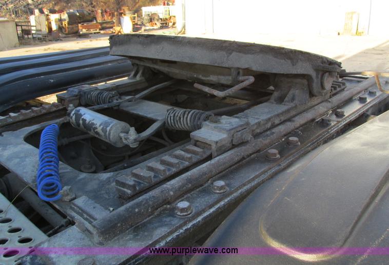 image for item I4214 1996 Kenworth T600 tri axle semi truck