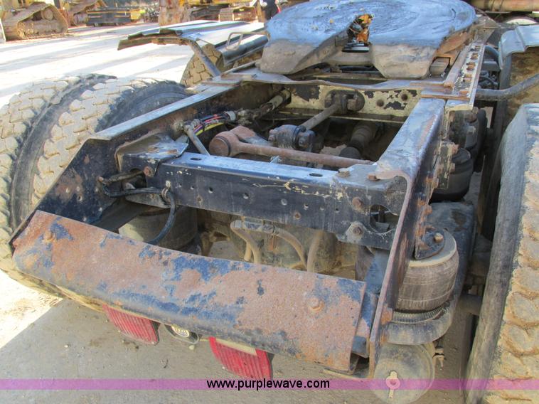 image for item I4214 1996 Kenworth T600 tri axle semi truck