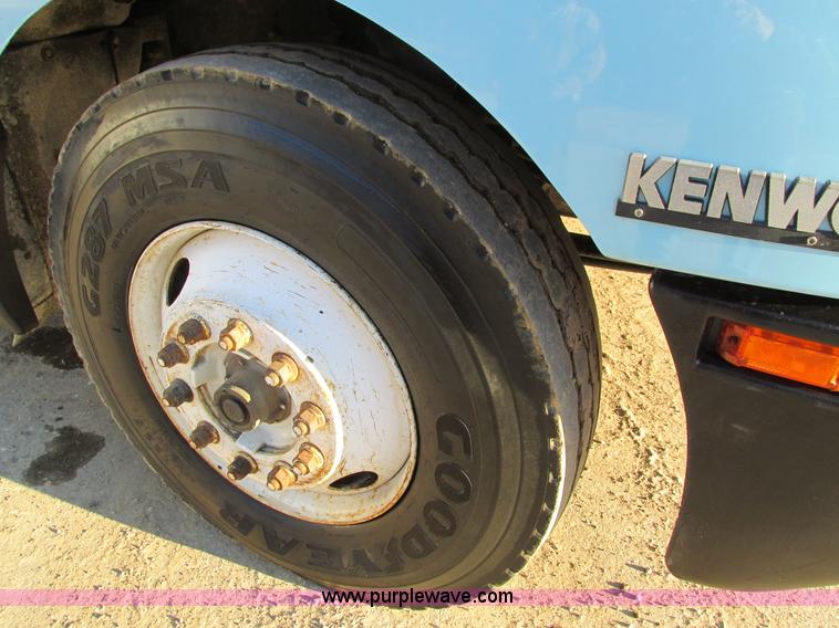 image for item I4214 1996 Kenworth T600 tri axle semi truck