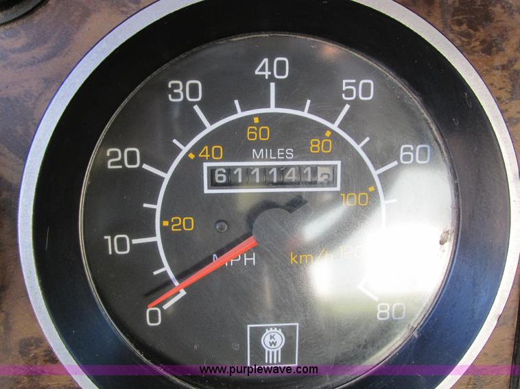 image for item I4214 1996 Kenworth T600 tri axle semi truck