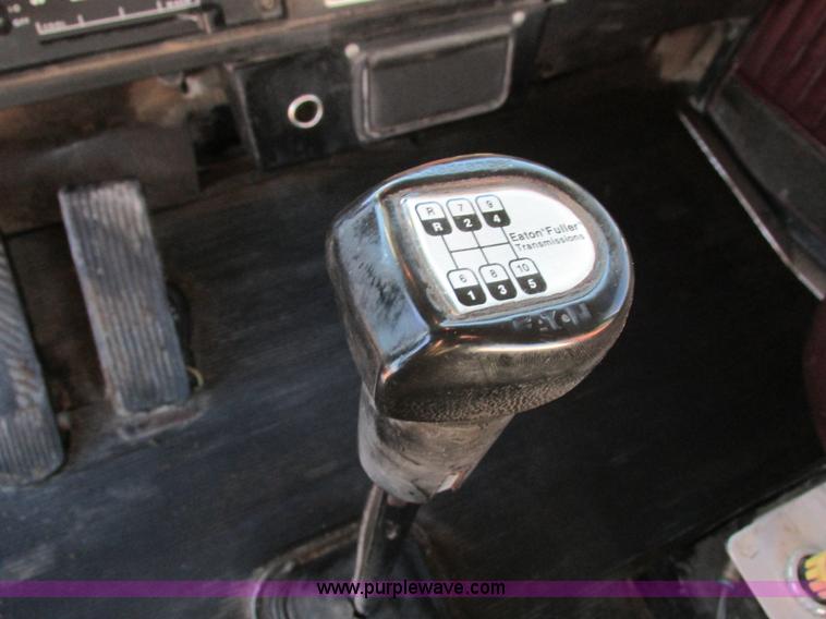 image for item I4214 1996 Kenworth T600 tri axle semi truck