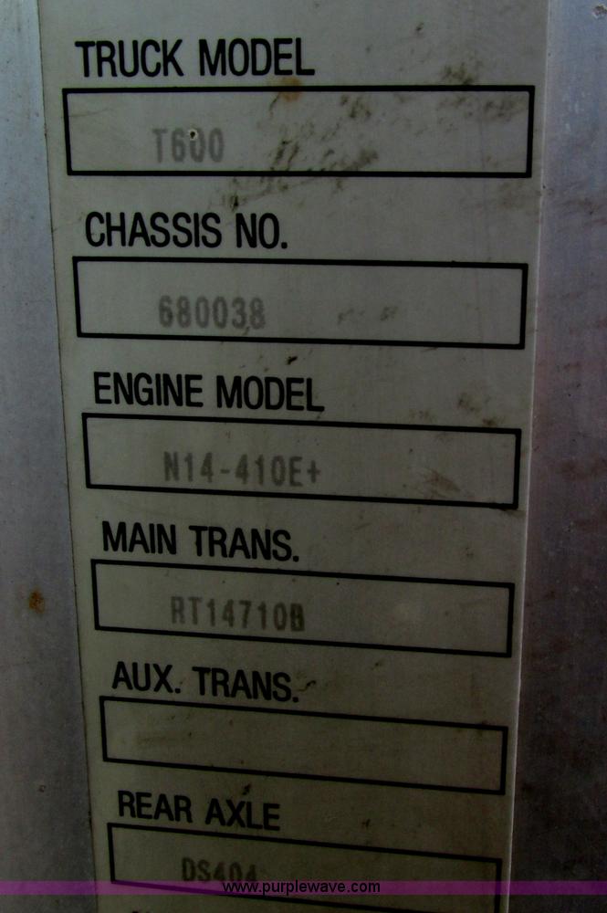 image for item I4214 1996 Kenworth T600 tri axle semi truck