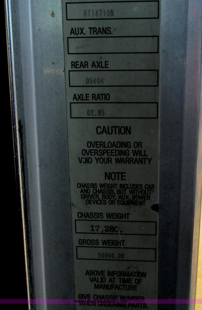 image for item I4214 1996 Kenworth T600 tri axle semi truck