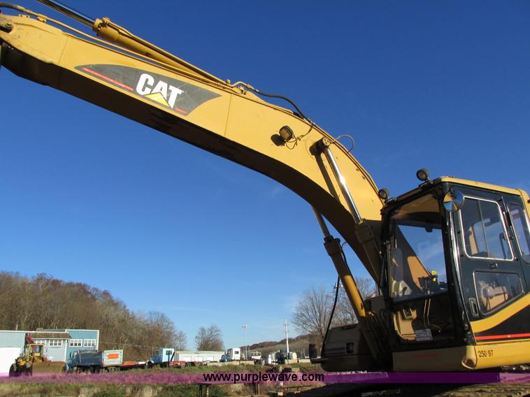 image for item I4216 1997 Caterpillar 320BL excavator