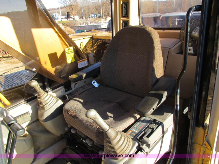 image for item I4216 1997 Caterpillar 320BL excavator