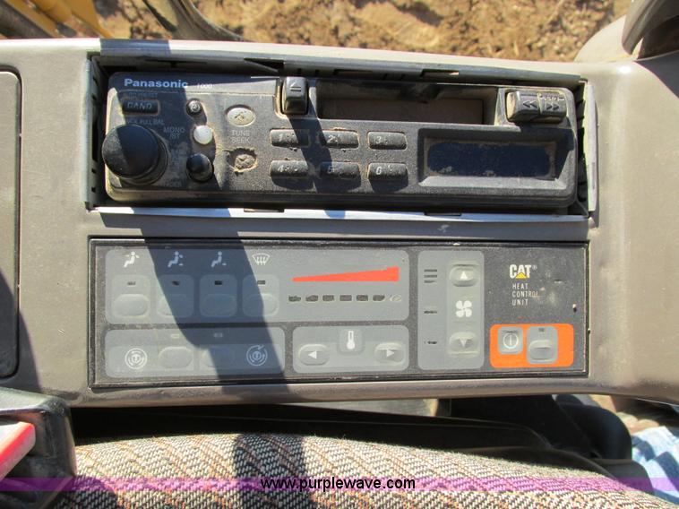 image for item I4216 1997 Caterpillar 320BL excavator