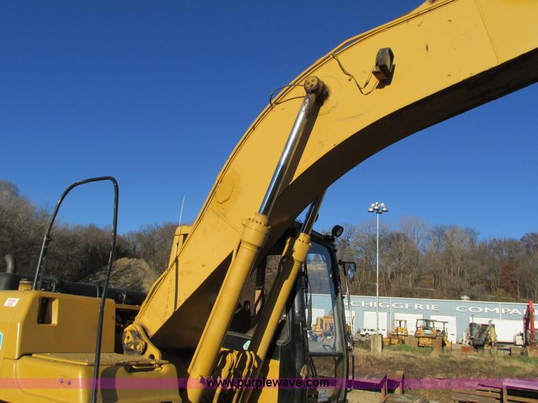 image for item I4216 1997 Caterpillar 320BL excavator