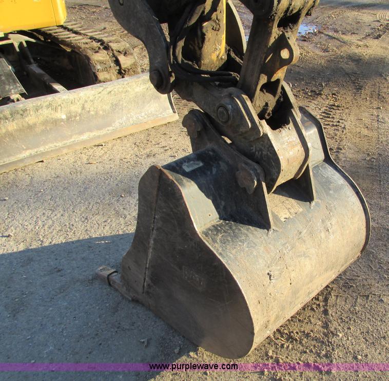 image for item I4217 2011 Caterpillar 305.5D CR mini excavator