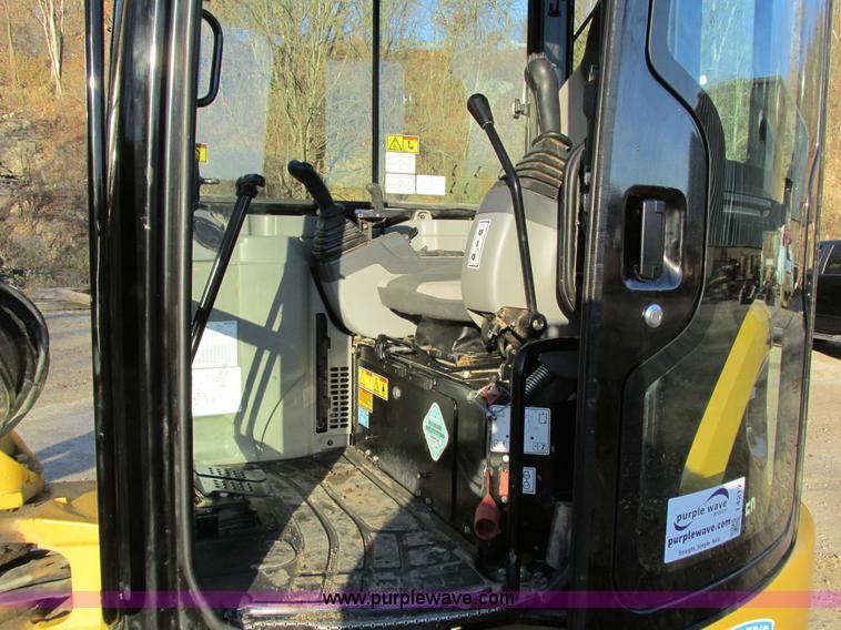 image for item I4217 2011 Caterpillar 305.5D CR mini excavator