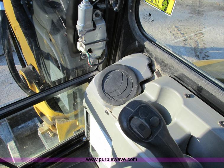 image for item I4217 2011 Caterpillar 305.5D CR mini excavator
