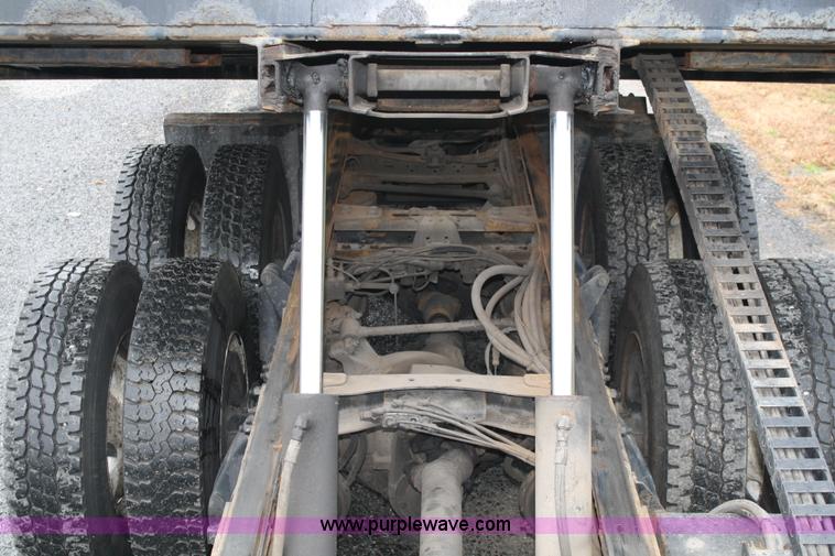 image for item C1653 2005 Sterling LT9500 rollback truck