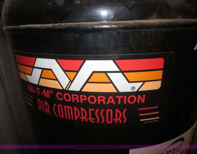 image for item F6746 MI-T-M Corporation air compressor