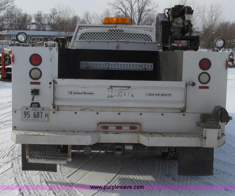 image for item G2214 2006 Ford F550 utility truck