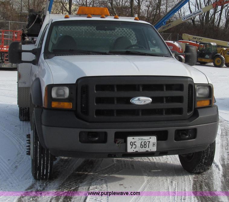 image for item G2214 2006 Ford F550 utility truck