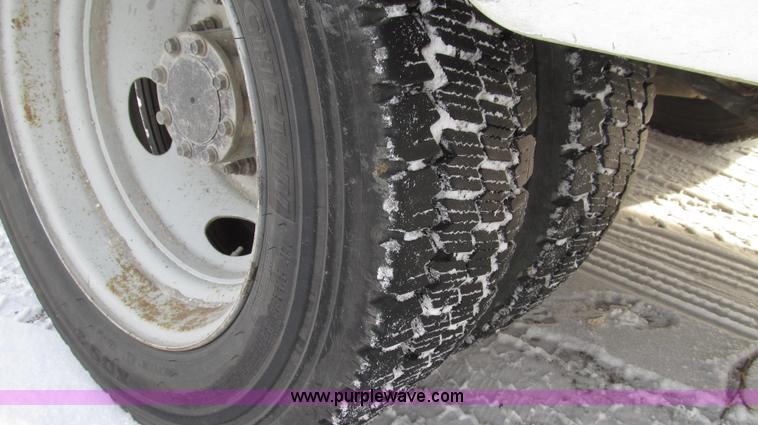 image for item G2214 2006 Ford F550 utility truck