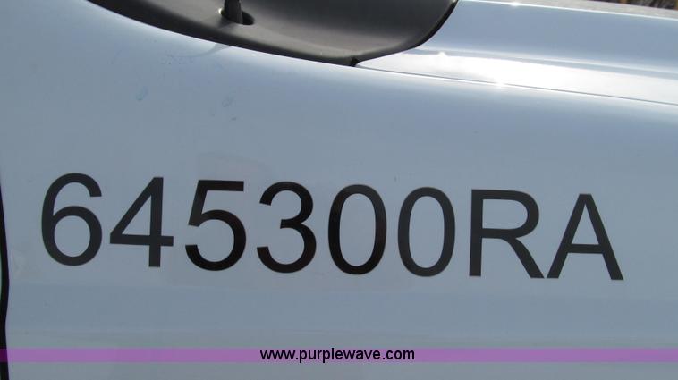 image for item G2214 2006 Ford F550 utility truck