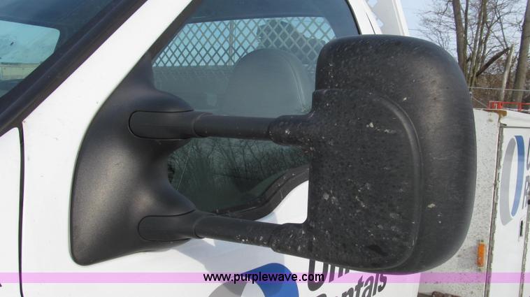 image for item G2214 2006 Ford F550 utility truck