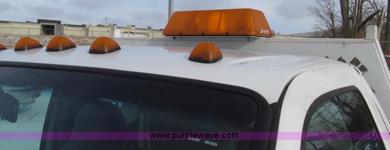 image for item G2214 2006 Ford F550 utility truck