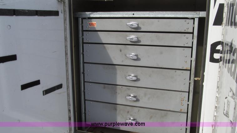 image for item G2214 2006 Ford F550 utility truck