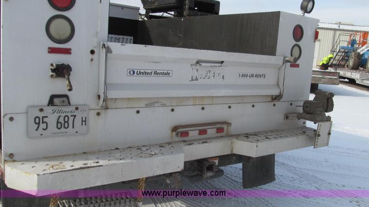image for item G2214 2006 Ford F550 utility truck